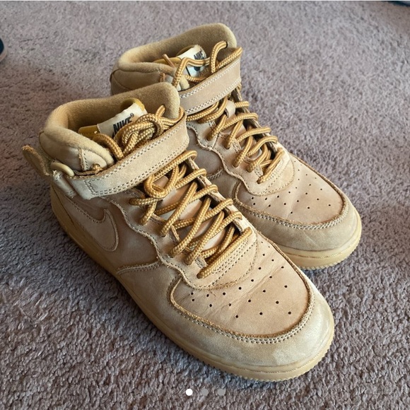 nike breads - Picture 1 of 3